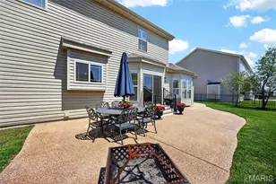124 Central Park Ave, Wentzville, MO 63385 - Photo 9