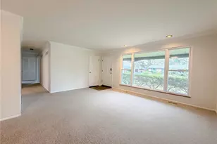 569 Lodge Dr, Saint Louis, MO 63126 - Photo 3