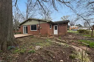 569 Lodge Dr, Saint Louis, MO 63126 - Photo 5