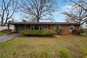 569 Lodge Dr, Saint Louis, MO 63126 - Photo 1