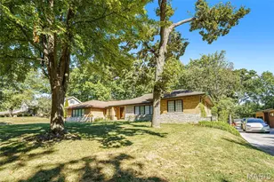7369 Whitehaven Dr, Saint Louis, MO 63123 - Photo 5