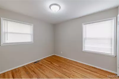 337 Lancashire Road, Saint Louis, MO 63137 - Photo 7