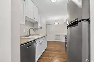632 Coeur de Royale Dr, Creve Coeur, MO 63141 - Photo 7