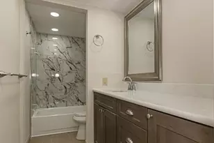 10315 Forest Brook Ln, Saint Louis, MO 63146 - Photo 17