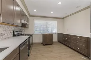 10315 Forest Brook Ln, Saint Louis, MO 63146 - Photo 11
