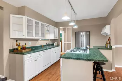 10640 Clarendon Avenue, Saint Louis, MO 63114 - Photo 11