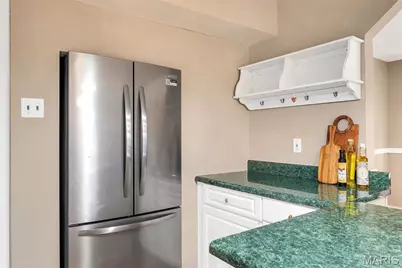 10640 Clarendon Avenue, Saint Louis, MO 63114 - Photo 13