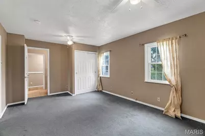 10640 Clarendon Avenue, Saint Louis, MO 63114 - Photo 23