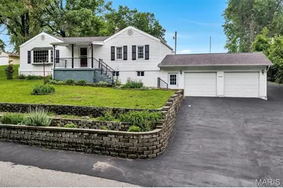 10640 Clarendon Avenue, Saint Louis, MO 63114 - Photo 1