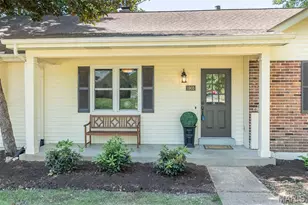1903 Farm Valley Dr, Chesterfield, MO 63017 - Photo 3
