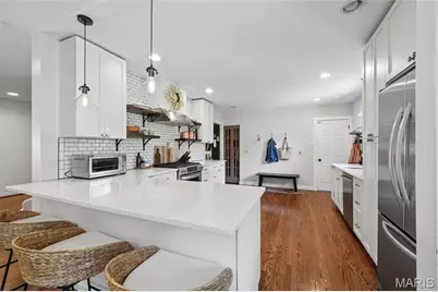 446 Hampshire Court, Webster Groves, MO 63119 - Photo 7