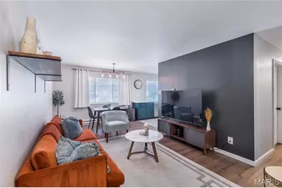 9920 Bunker Hill Drive #E, Saint Louis, MO 63123 - Photo 5
