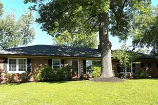20 Ridgeline Dr, Warson Woods, MO 63122 - Photo 1