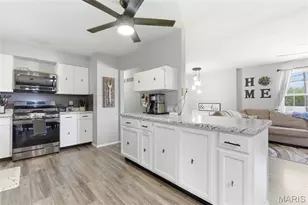 306 Old Schaeffer Ln, O'Fallon, MO 63366 - Photo 9