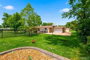 409 Mayfair Dr, Ballwin, MO 63011 - Photo 53