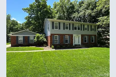 13180 Huntercreek Ridge Road, Saint Louis, MO 63131 - Photo 1
