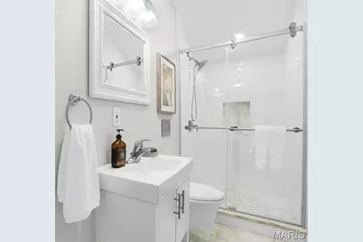 7401 Oxford Drive, Saint Louis, MO 63105 - Photo 27