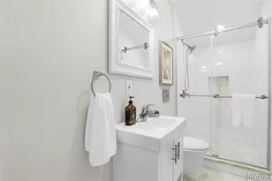7401 Oxford Dr, Saint Louis, MO 63105 - Photo 27