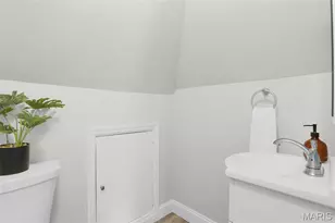 7401 Oxford Dr, Saint Louis, MO 63105 - Photo 33