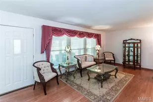 1204 Hobson Dr, Ferguson, MO 63135 - Photo 3