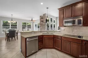 526 Elm Creek Dr, Wentzville, MO 63385 - Photo 11