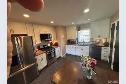 7724 General Sherman Lane, Saint Louis, MO 63123 - Photo 5