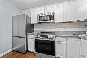 9125 N Swan Cir, Brentwood, MO 63144 - Photo 9