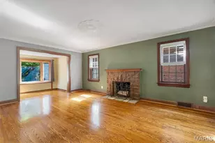 7312 Ravinia Dr, Saint Louis, MO 63121 - Photo 7