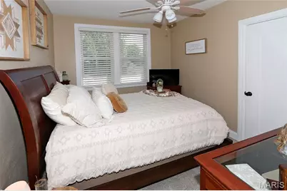 6772 Bartmer Avenue, University City, MO 63130 - Photo 17