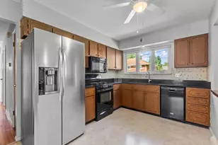 9709 Brookmere Dr, Saint Louis, MO 63123 - Photo 5