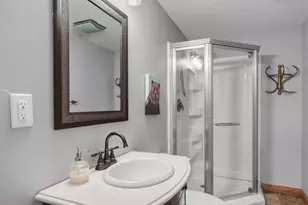 329 Gateford Dr, Ballwin, MO 63021 - Photo 35