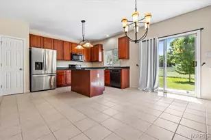 4380 Northpoint Cir, Saint Louis, MO 63129 - Photo 7
