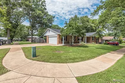3633 Rue De Renard, Florissant, MO 63034 - Photo 3