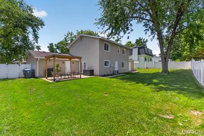 1301 Cave Springs Estate Drive, Saint Peters, MO 63376 - Photo 27