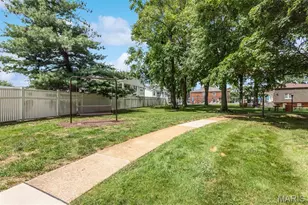 4353 Chateau De Ville Dr, Oakville, MO 63129 - Photo 35