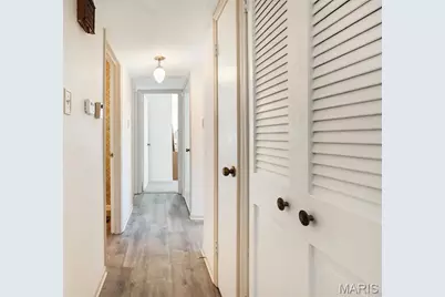 4353 Chateau De Ville Drive #D, Oakville, MO 63129 - Photo 21
