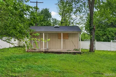 2360 Chambers Road, Moline Acres, MO 63136 - Photo 21