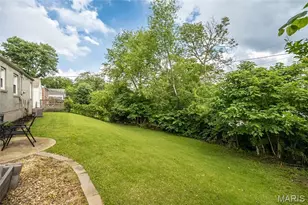 581 Meadowridge Dr, Kirkwood, MO 63122 - Photo 21