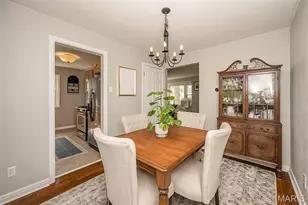 581 Meadowridge Dr, Kirkwood, MO 63122 - Photo 9