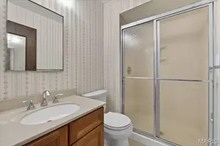 1203 Whispering Pines Dr, Saint Louis, MO 63146 - Photo 37