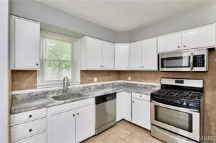 2146 Fairhaven Dr, Jennings, MO 63136 - Photo 15