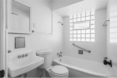 4513 Rosewood Avenue, Saint Louis, MO 63120 - Photo 9