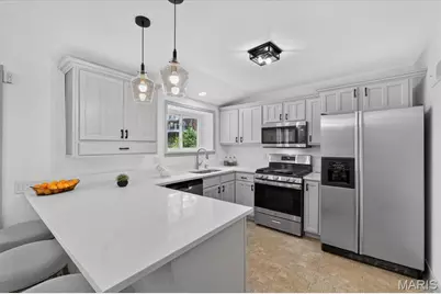 4851 Sunnyview Drive, Saint Louis, MO 63128 - Photo 13