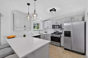 4851 Sunnyview Dr, Saint Louis, MO 63128 - Photo 13