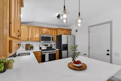 4851 Sunnyview Drive, Saint Louis, MO 63128 - Photo 13