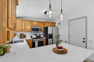 4851 Sunnyview Dr, Saint Louis, MO 63128 - Photo 13