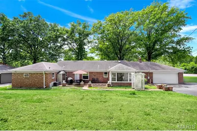 9071 Monmouth Drive, Saint Louis, MO 63117 - Photo 11