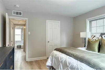 35 Topton Way #1E, Clayton, MO 63105 - Photo 13
