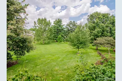 9019 W Swan Circle, Brentwood, MO 63144 - Photo 9