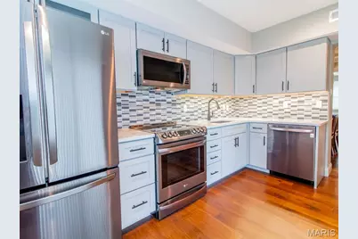 9019 W Swan Circle, Brentwood, MO 63144 - Photo 7